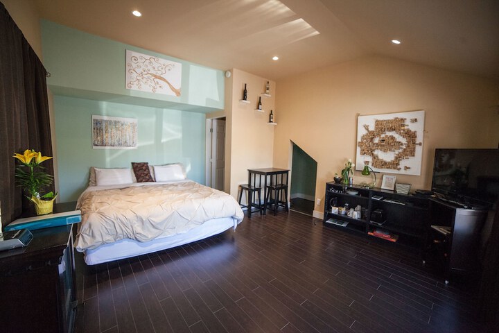 Room 18 of 48