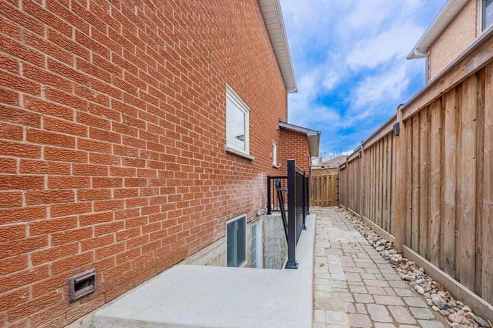 Cozy Haven Retreat 2Bed Basement