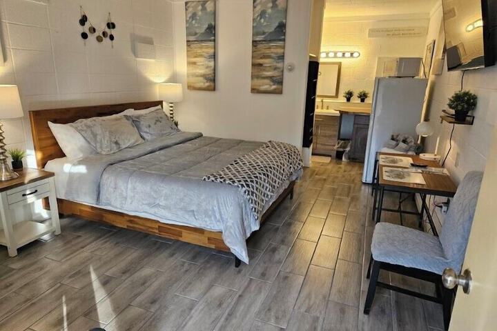 Room 12 of 32