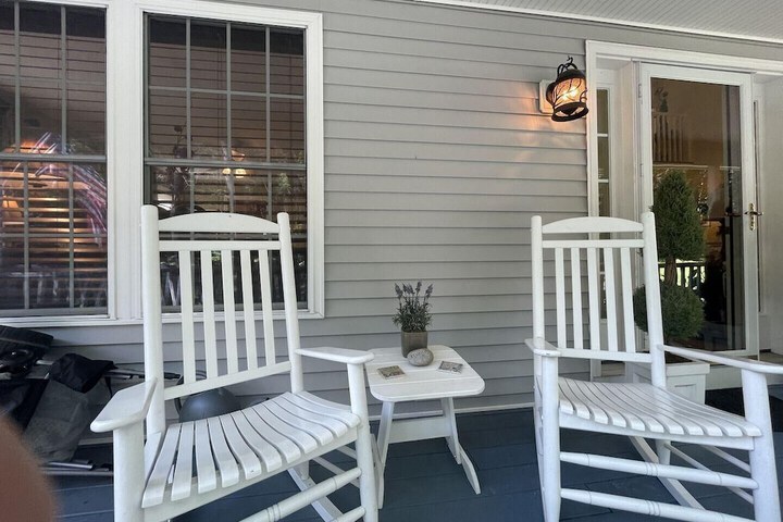 Harbor Hideaway