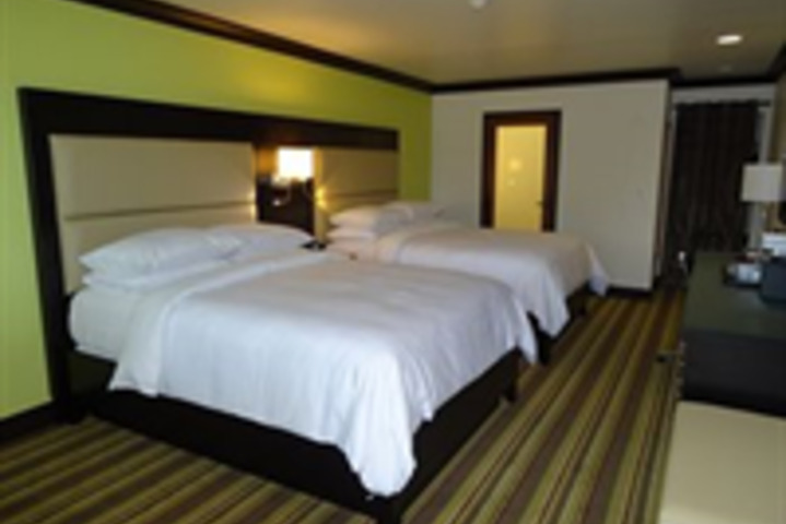 HOTEL AZURA