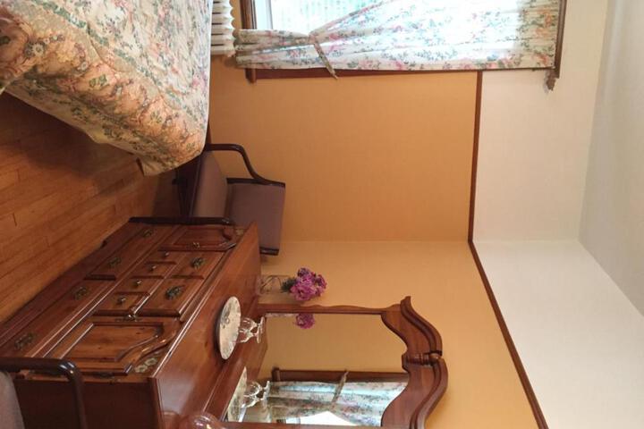 Le Petit Château Montebello B & B