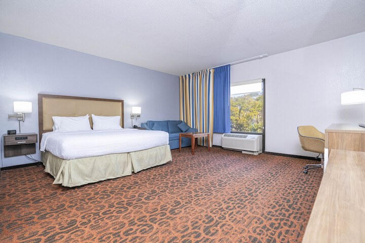 Room 48 of 74