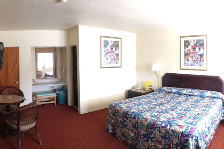 Room 16 of 19