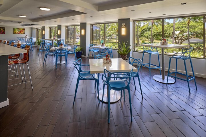 DoubleTree by Hilton Hotel Alana - Waikiki Beach