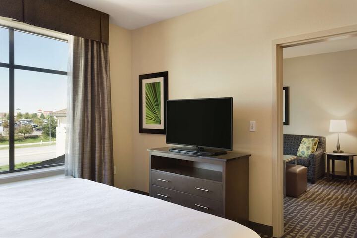 Room 27 of 42