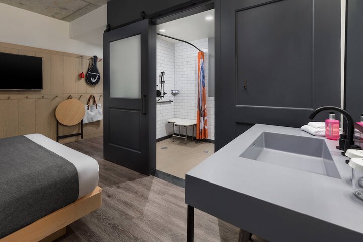 Room 21 of 63