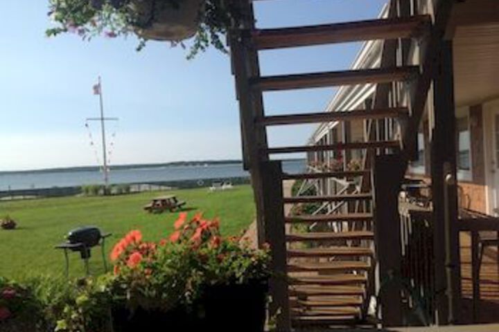 Jamesport Bay Suites