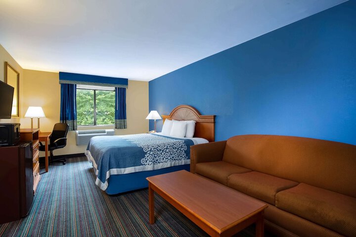 Room 17 of 25