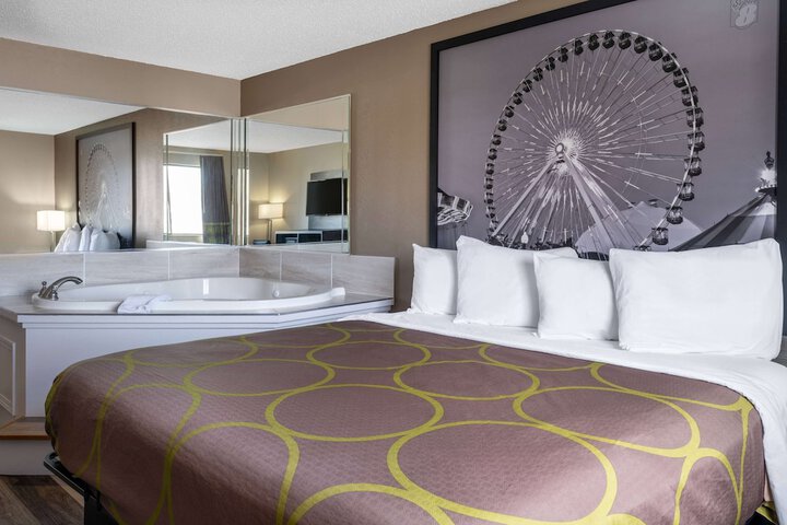 Room 17 of 36