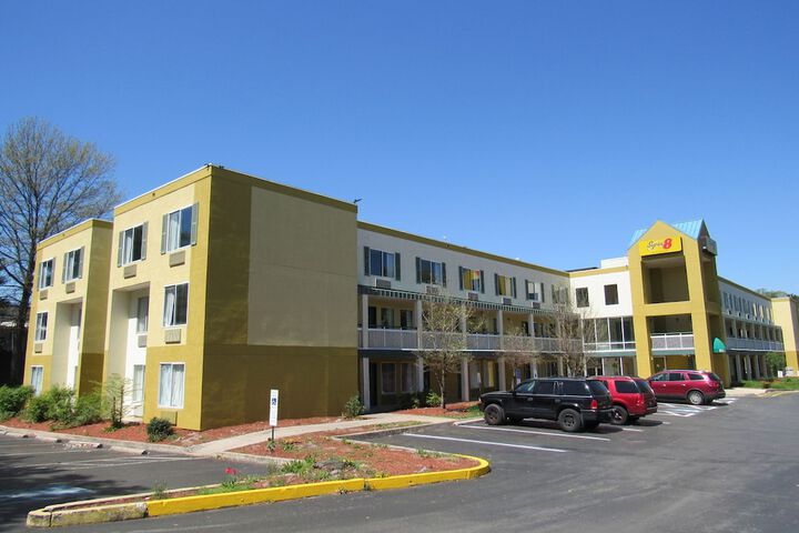 Super 8 by Wyndham New Cumberland