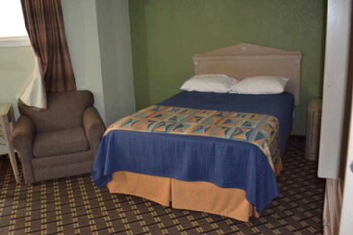 Lake Country Motel