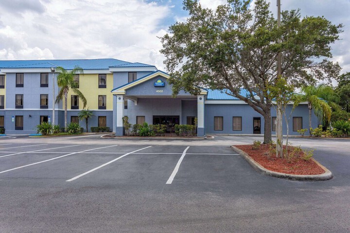 Hotel 14 of 85