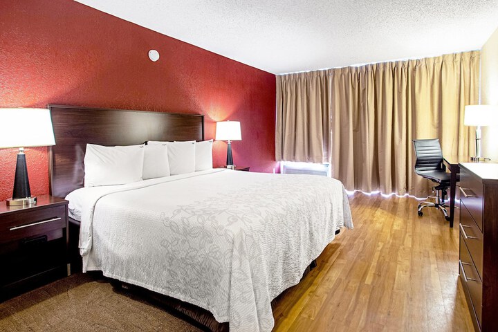 Red Roof Inn PLUS+ Wichita East