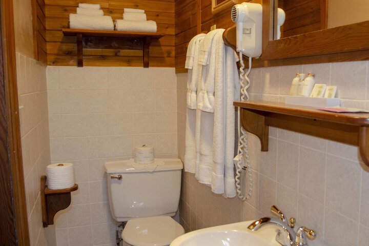 Crandell Mountain Lodge