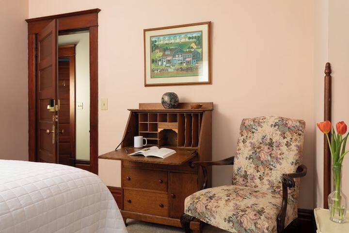 The Inn of Saugatuck