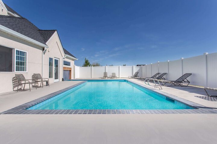 Pool 6 of 41