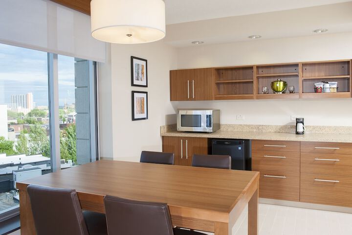 Room 14 of 27