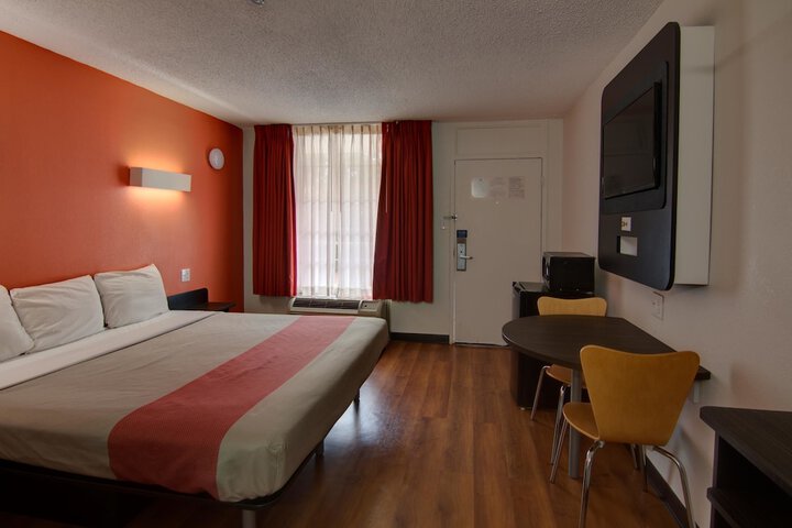 Room 17 of 31