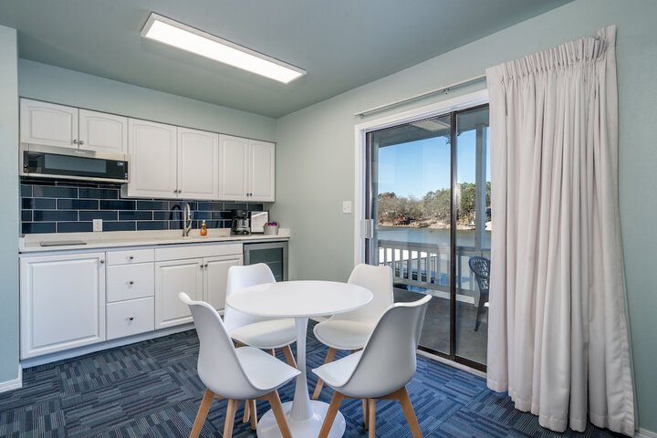 The Hamilton - Lakefront & Studio Suites Hot Springs