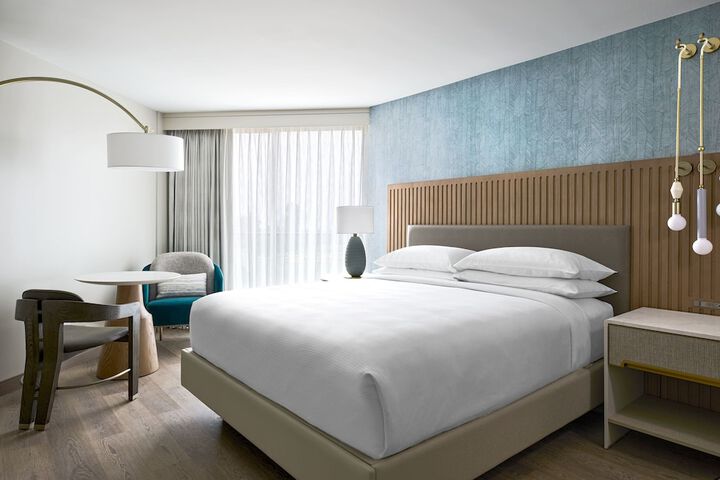 VEA Newport Beach a Marriott Resort & Spa