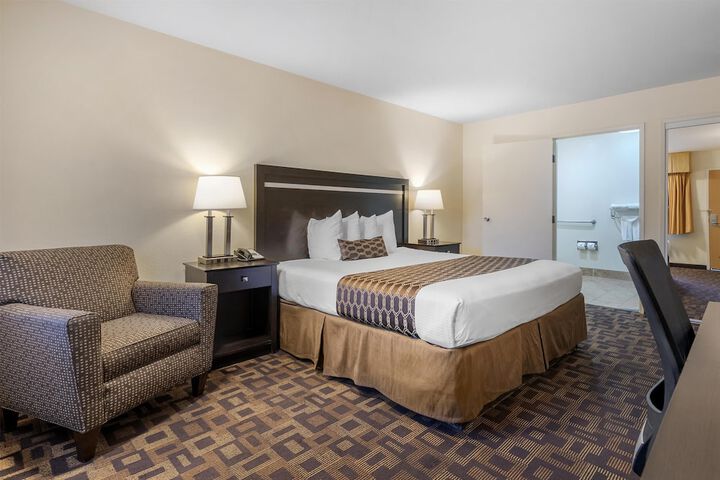 Best Western Plus Inn of Hayward