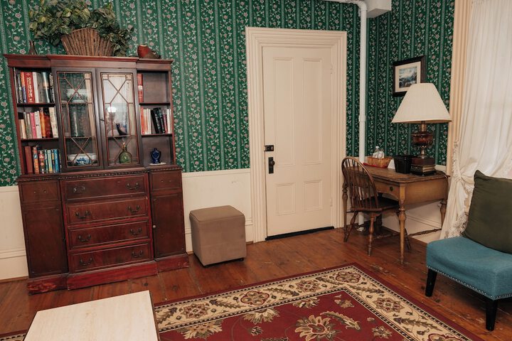 Room 25 of 36