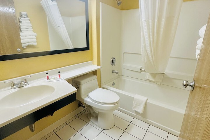Room 9 of 46