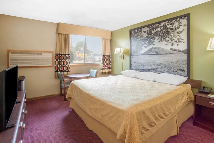 Room 14 of 14