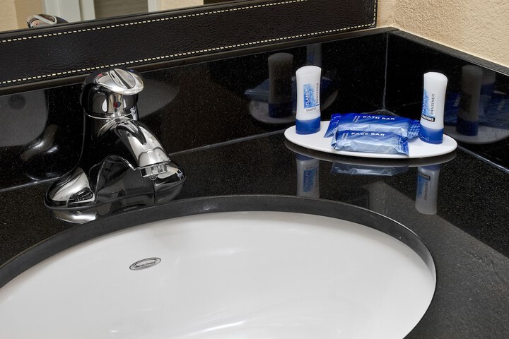 Fairfield Inn by Marriott Raleigh Airport / RTP