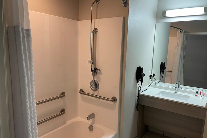 Room 13 of 35