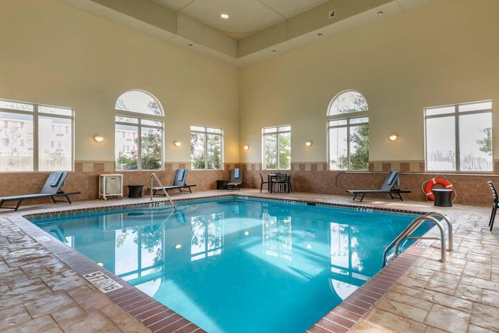 Comfort Suites Batesville