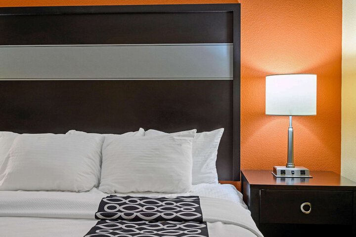Room 27 of 55