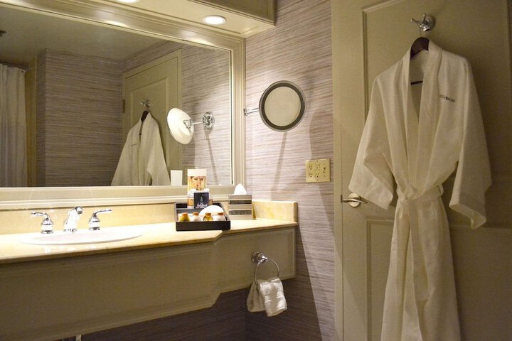 Room 10 of 70