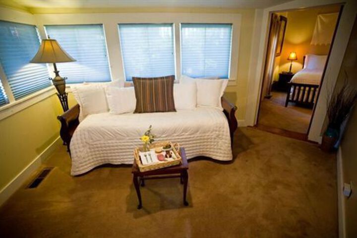 COOPER HOUSE BED & BREAKFAST INN