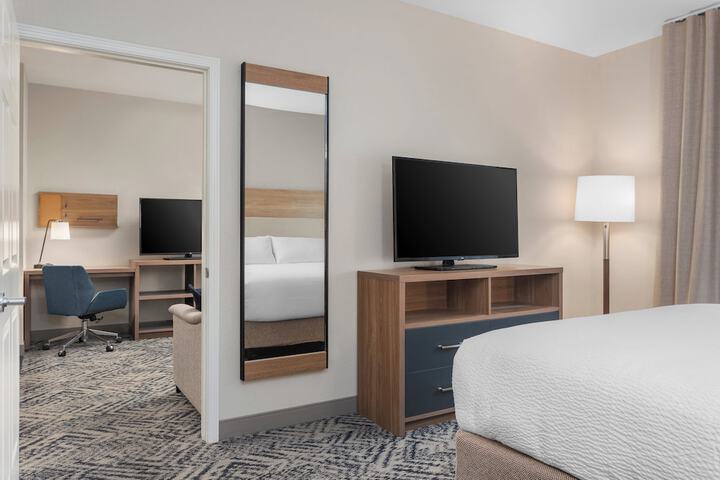 Room 28 of 67