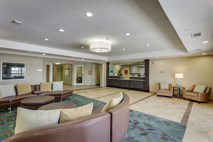 Candlewood Suites College Station at University by IHG