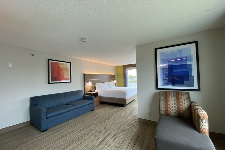 Holiday Inn Express & Suites Somerset Central by IHG