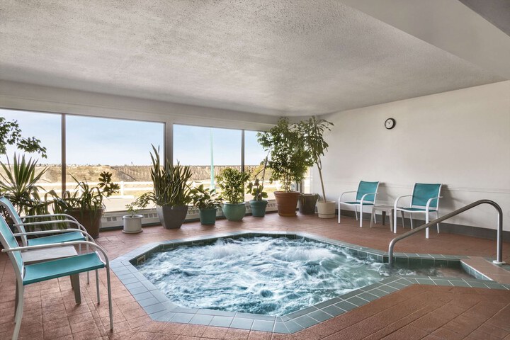Pool 3 of 16