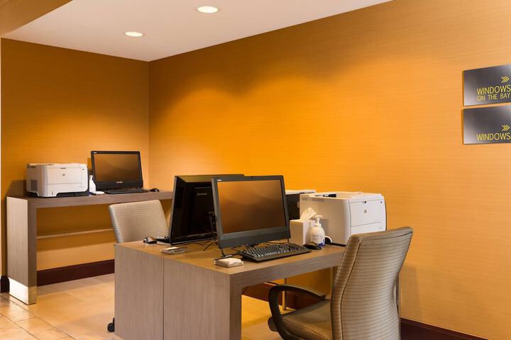 Business Center 66 of 69