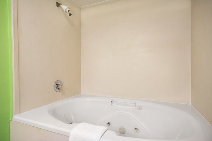 Room 15 of 46