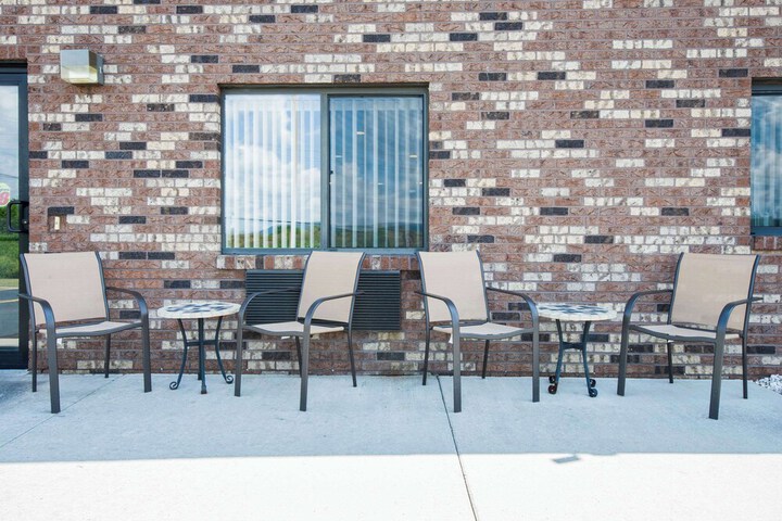 Hotel Exterior 36 of 36