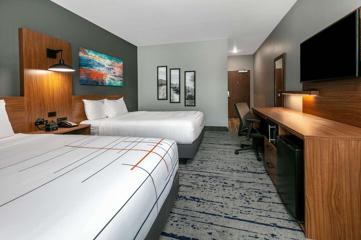 Room 10 of 31