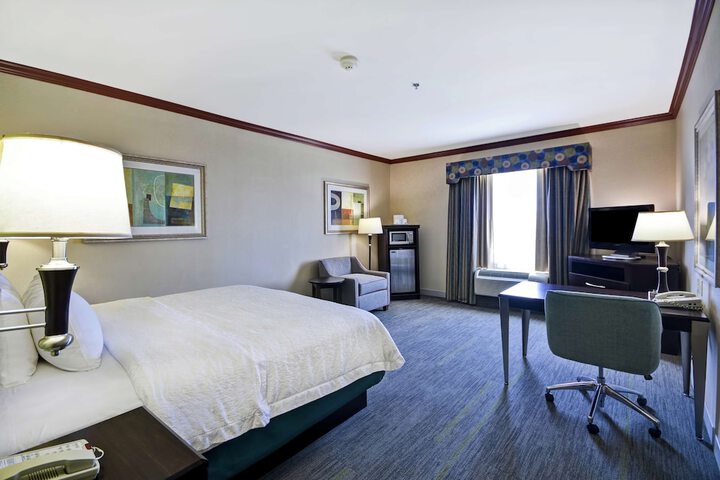 Room 13 of 38