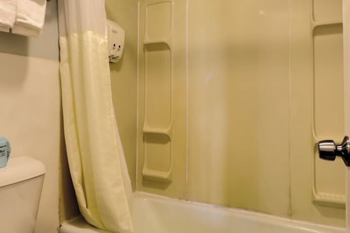Room 13 of 40
