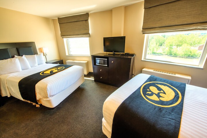 Room 13 of 33