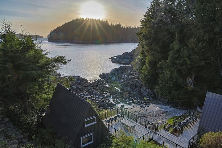 Duffin Cove Oceanfront Lodging
