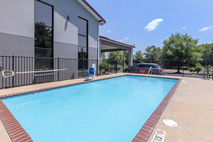 Pool 4 of 35