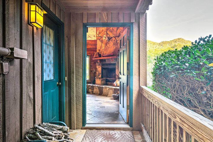 River Access + Mtn Views: Cullowhee Lodge!