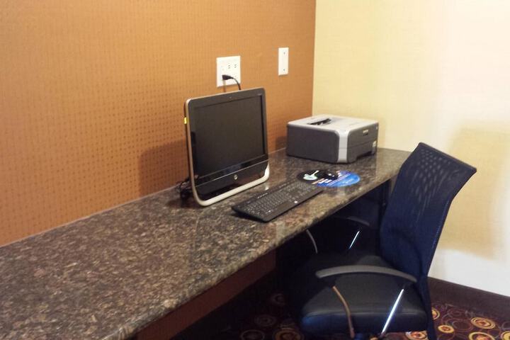 Business Center 28 of 28